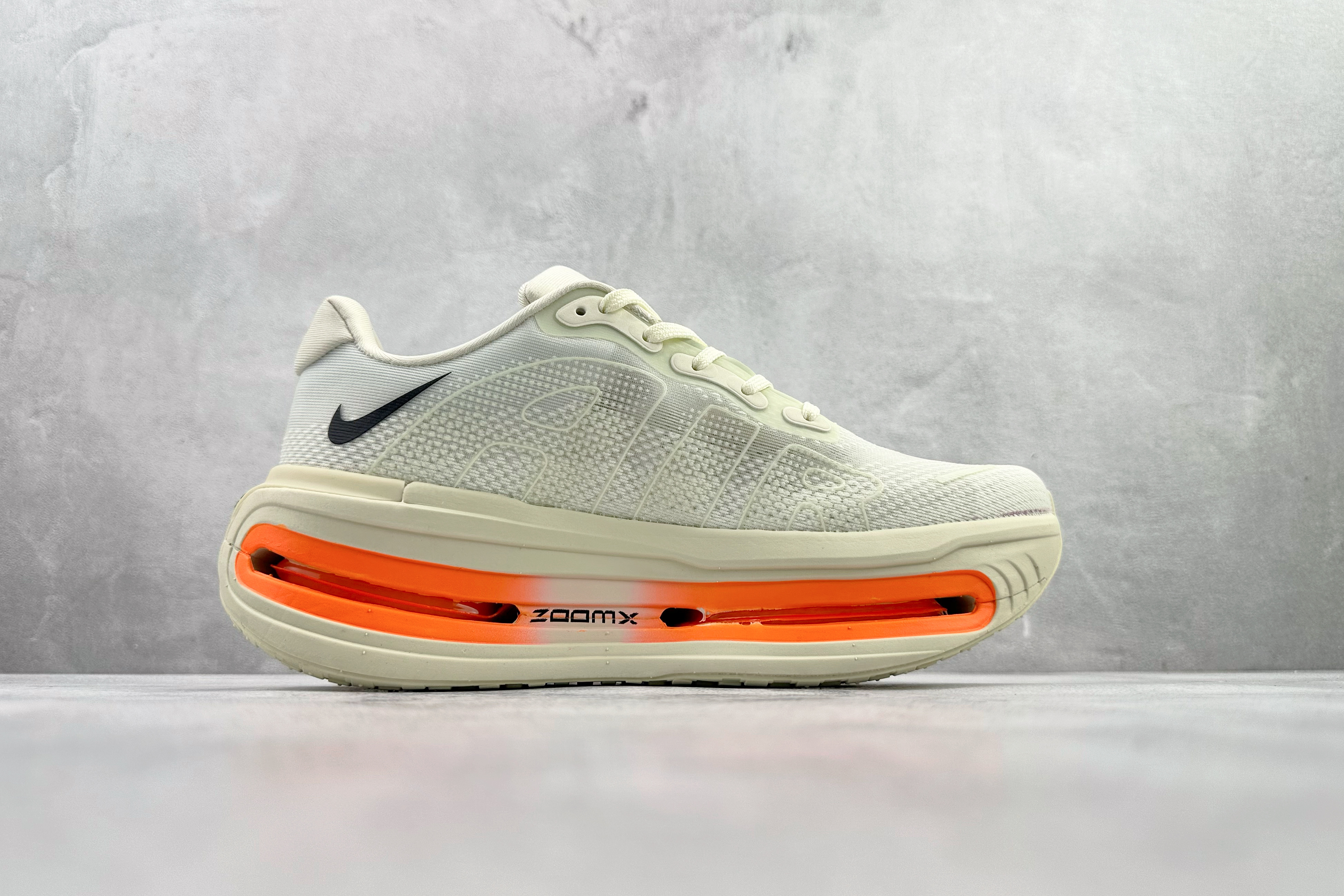 Nike Vomero Premium Sail Coconut